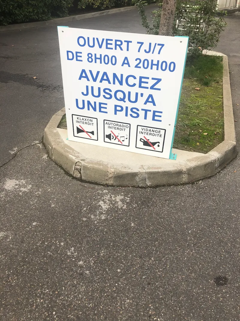 Lavage voiture - Clean Invest Sarl