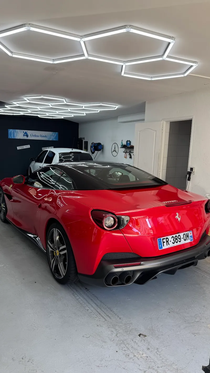 Docteur Wash lavage automobile - Polissage et Lustrage -Vitres Teintées - Recharge Clim Auto - Carwash