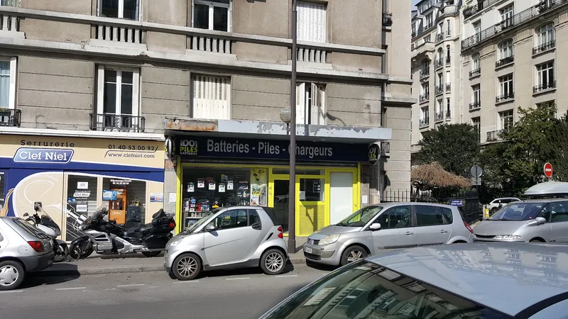 1001 Piles Batteries Paris 17