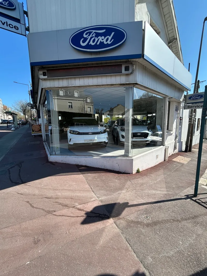 Ford Suresnes