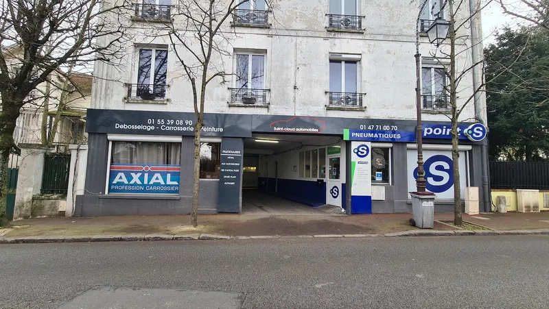 AXIAL - Saint Cloud Automobiles
