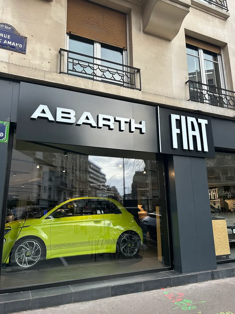 NEUBAUER // FIAT - ABARTH - JEEP - ALFA ROMEO // PARIS 15