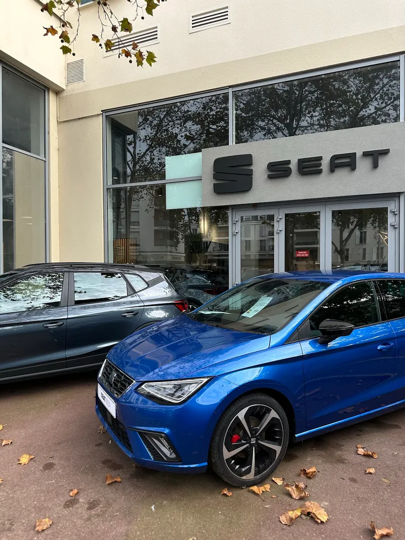 SEAT Rueil-Malmaison Advance - CAR LOVERS