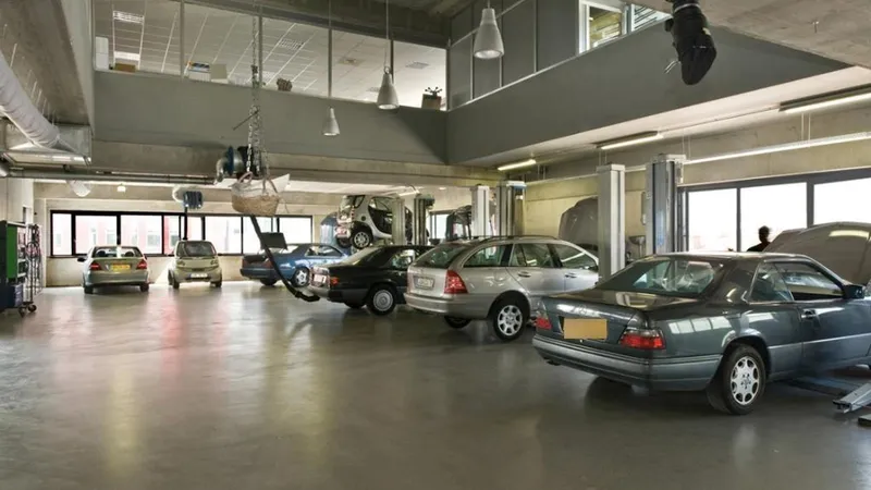 Garage Mercedes Smart BMW - Mannes Pantin