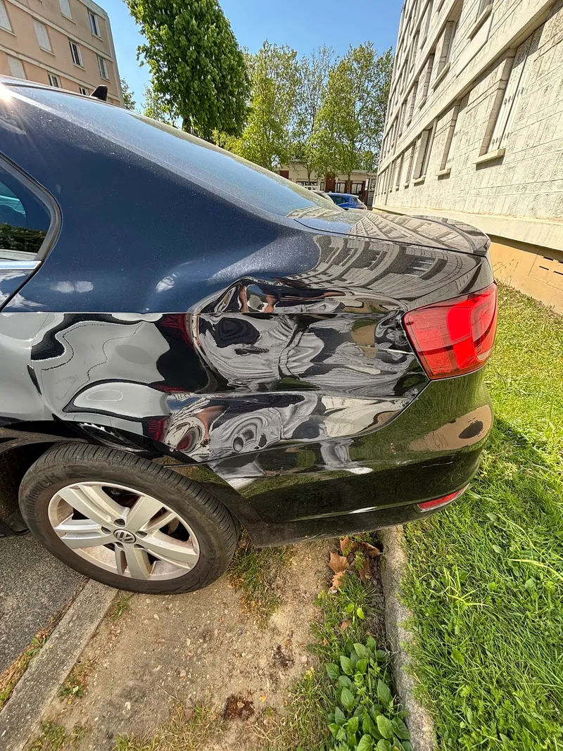 PARE BRISE FRANCE AUTO — Remplacement de votre pare-brise à domicile - Carrosserie Franchise offerte.