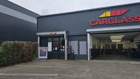 CARGLASS Pare-Brise Plaisir - Les Clayes