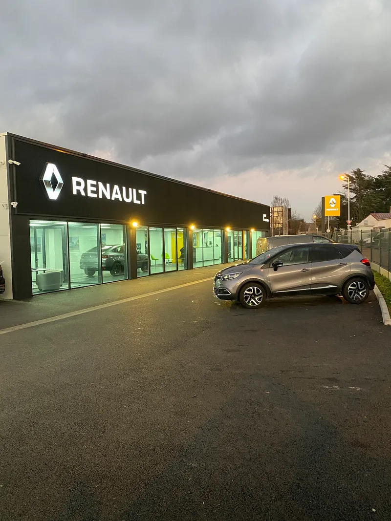 RENAULT - VDR AUTOMOBILE / SAINT MICHEL AUTOMOBILE