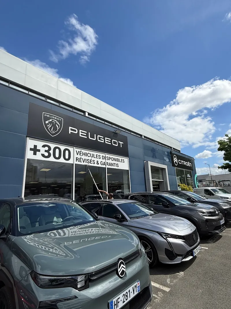 PEUGEOT STELLANTIS &YOU BONDY